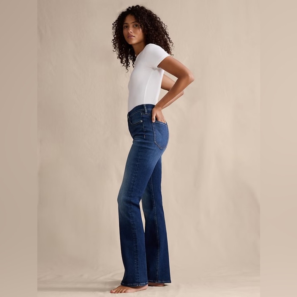 29 x 35 Banana Republic Mid Rise Flare Jean Medium Wash size 29 Long